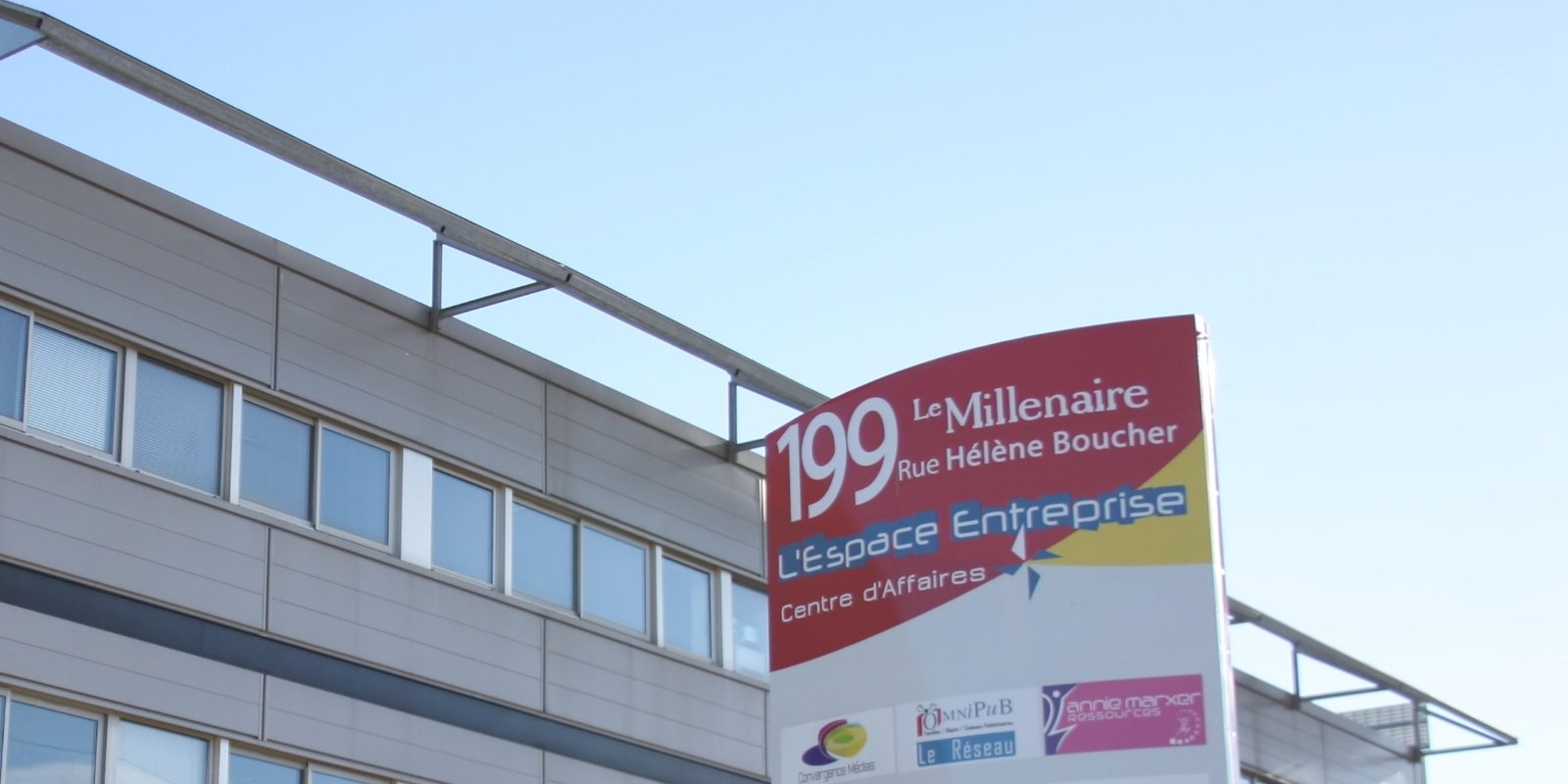 Totem d'adresse du 199 rue Hélène Boucher à Castelnau-le-Lez, siège social des entreprises domiciliées au centre de coworking Espace Entreprise Millénaire